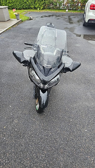 Kawasaki GTR 1400 3 of 7