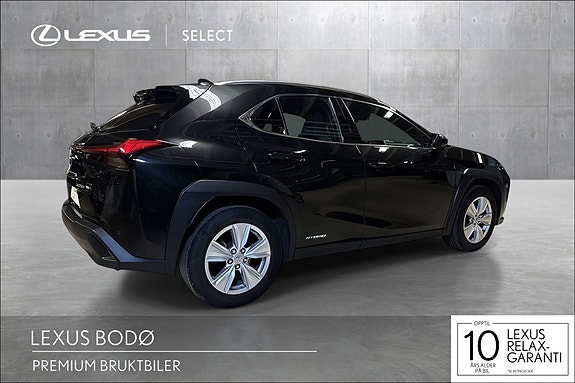 Lexus UX250h 6 of 22