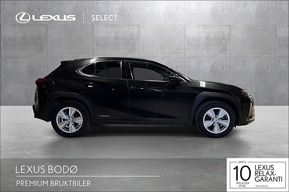 Lexus UX250h 7 of 22