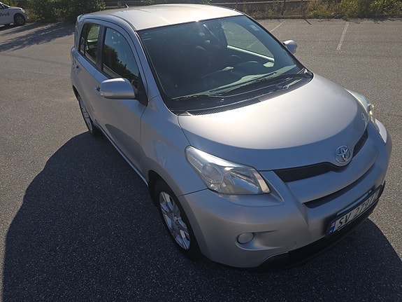 Toyota Urban Cruiser 14 of 30