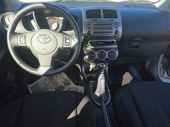 Toyota Urban Cruiser 24 of 30