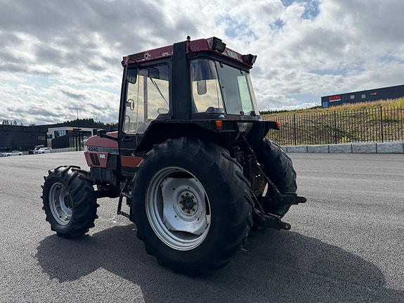 CASE IH 4240 XL 8 of 30