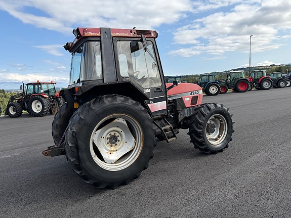 CASE IH 4240 XL 17 of 30