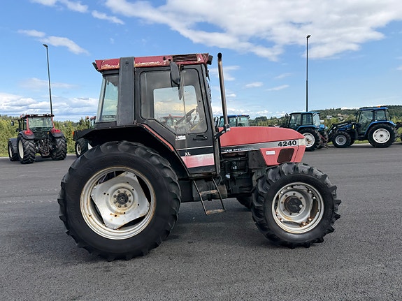 CASE IH 4240 XL 19 of 30