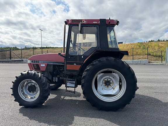 CASE IH 4240 XL 6 of 30