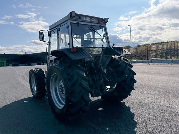 Massey Ferguson 372 11 of 30