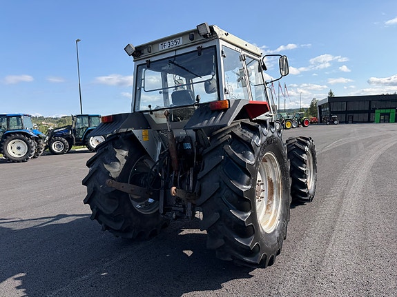 Massey Ferguson 372 15 of 30