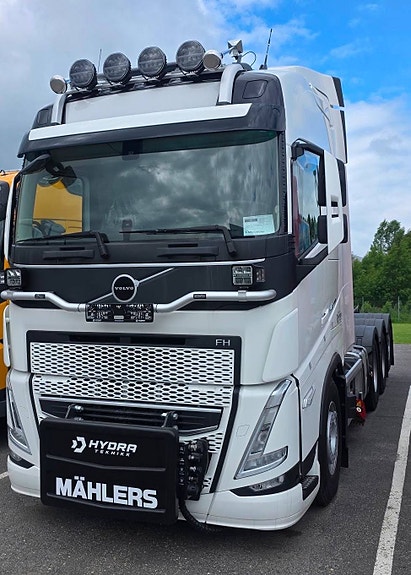 Volvo FH 8x4 krokbil med brøyteutstyr 2 of 12