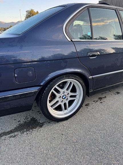 BMW 525i 10 of 12