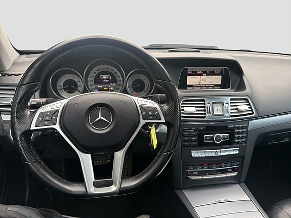 Mercedes-Benz E220 25 of 27