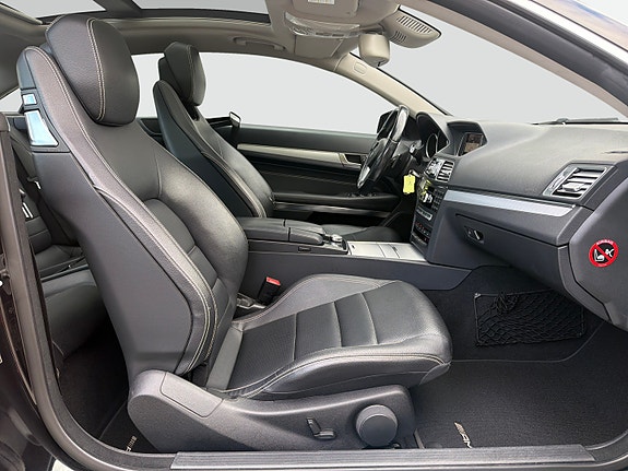 Mercedes-Benz E220 15 of 27
