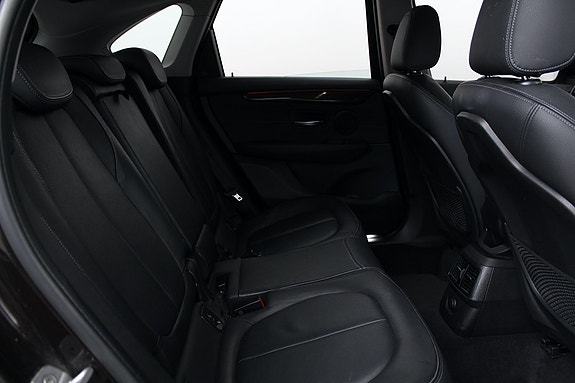 BMW 218i 12 of 30