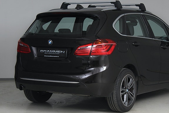 BMW 218i 4 of 30