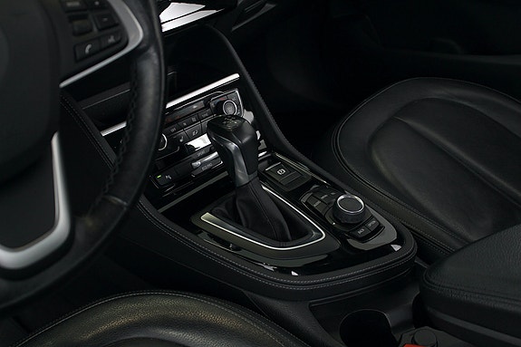 BMW 218i 17 of 30