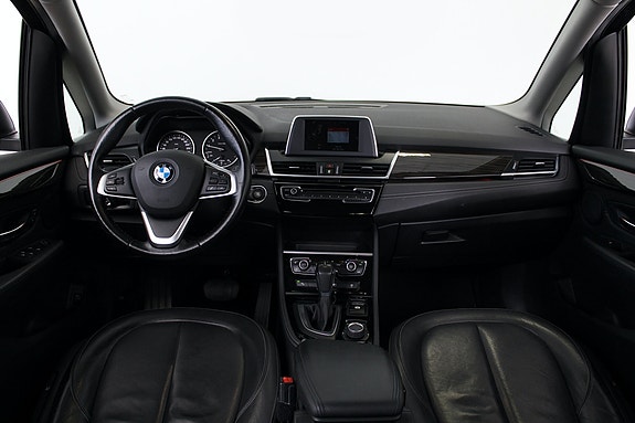 BMW 218i 14 of 30