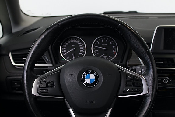 BMW 218i 15 of 30