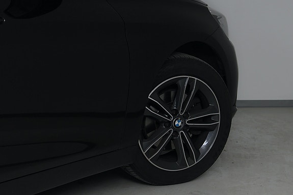 BMW 218i 10 of 30