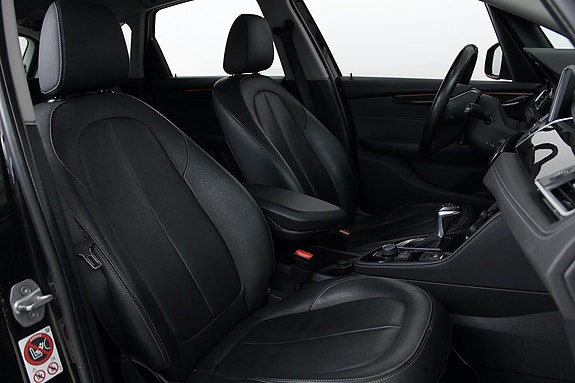 BMW 218i 11 of 30