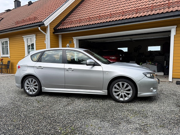Subaru Impreza 4 of 8