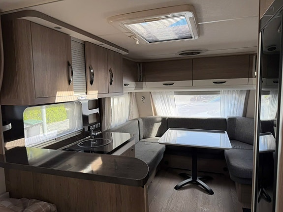 Hobby 720 KWFU Prestige Familievogn med køysenger på egen rom, 6 of 28