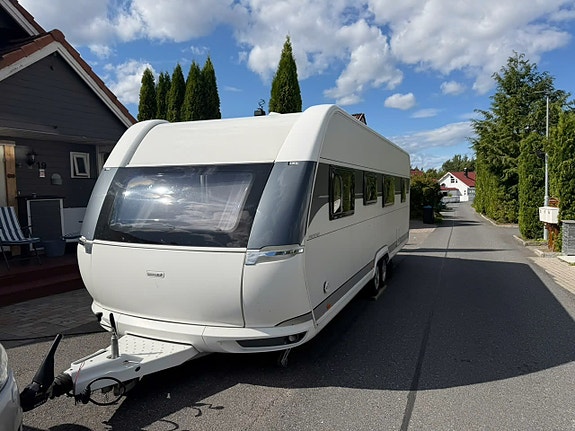 Hobby 720 KWFU Prestige Familievogn med køysenger på egen rom, 4 of 28