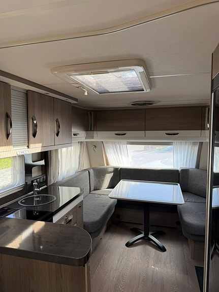 Hobby 720 KWFU Prestige Familievogn med køysenger på egen rom, 12 of 28