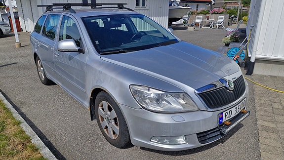 Skoda Octavia 2 of 16