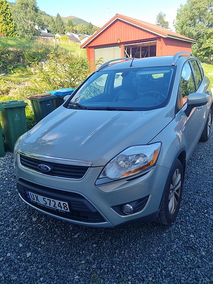 Ford Kuga 2 of 6