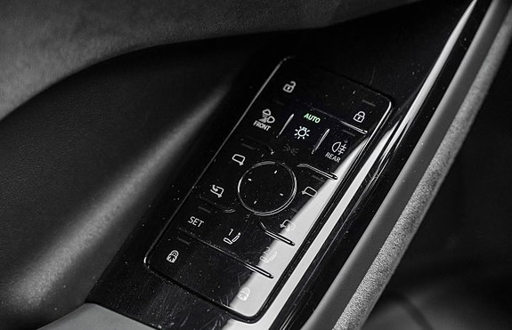Audi SQ6 e-tron 22 of 30