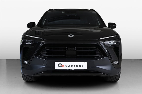 NIO ES8 2 of 30