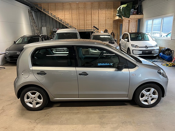 Volkswagen UP! 3 of 14