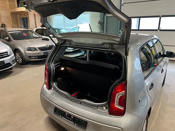 Volkswagen UP! 9 of 14