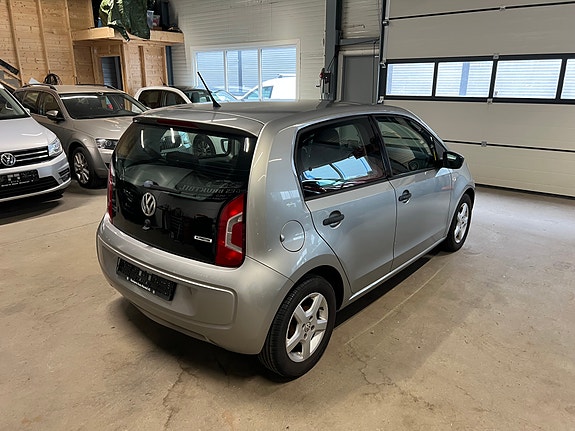 Volkswagen UP! 2 of 14
