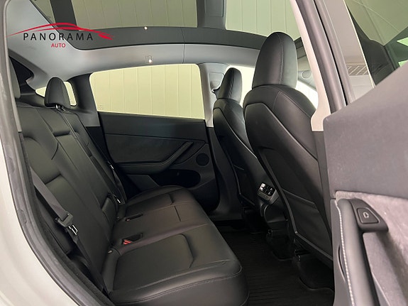 Tesla Model Y 18 of 25