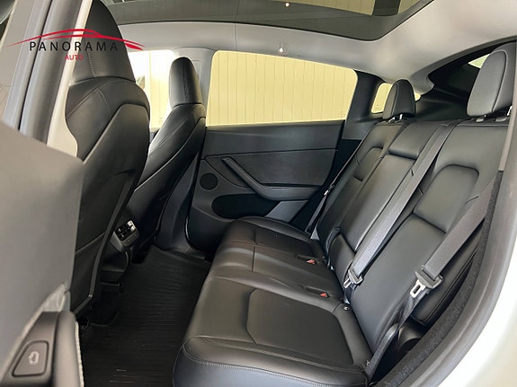 Tesla Model Y 19 of 25