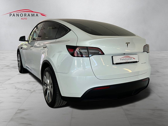 Tesla Model Y 3 of 25