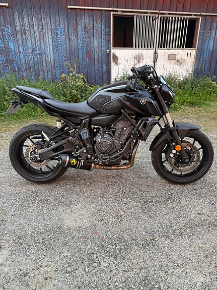 Yamaha MT-07 2 of 6