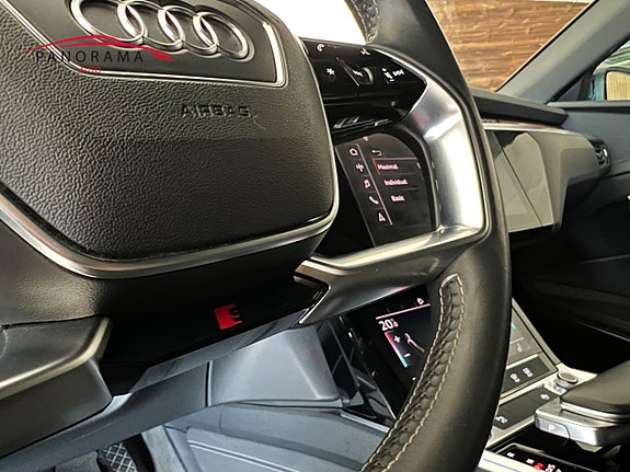 Audi e-tron 11 of 30