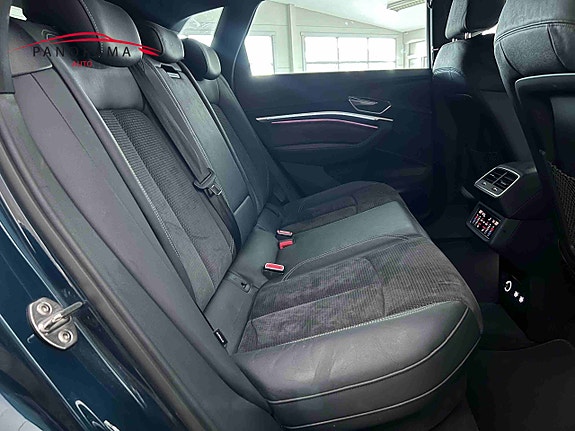 Audi e-tron 28 of 30