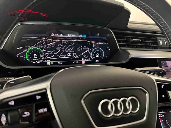 Audi e-tron 13 of 30