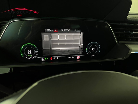 Audi e-tron 12 of 30