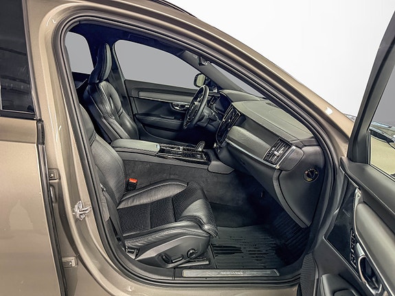 Volvo V90 18 of 30