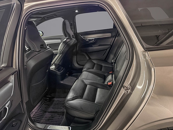 Volvo V90 21 of 30