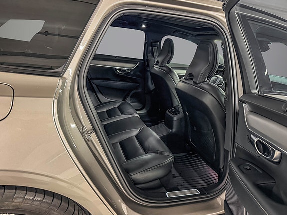 Volvo V90 23 of 30