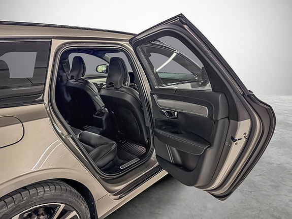Volvo V90 24 of 30