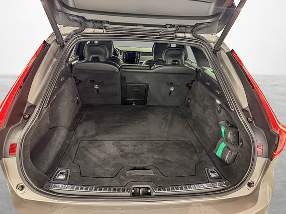 Volvo V90 26 of 30