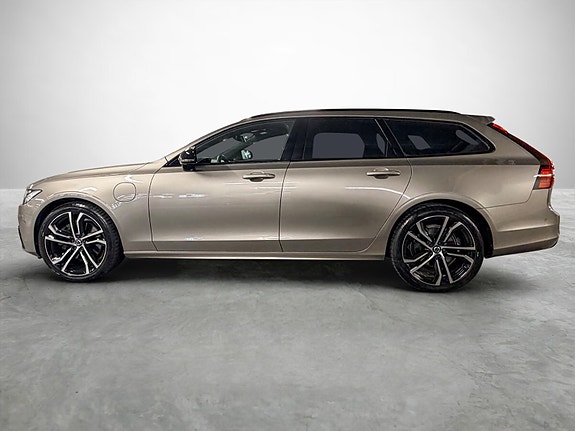 Volvo V90 2 of 30