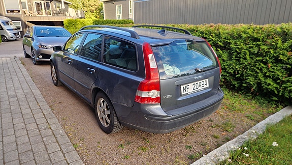 Volvo V50 3 of 8