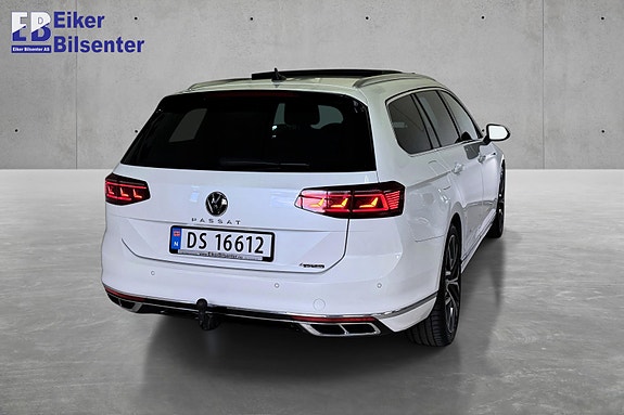 Volkswagen Passat 12 of 30