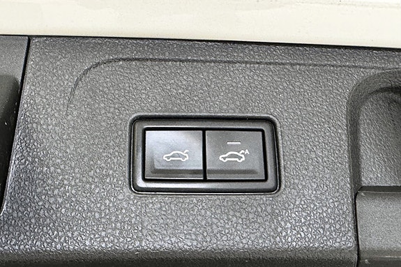 Volkswagen Passat 22 of 30